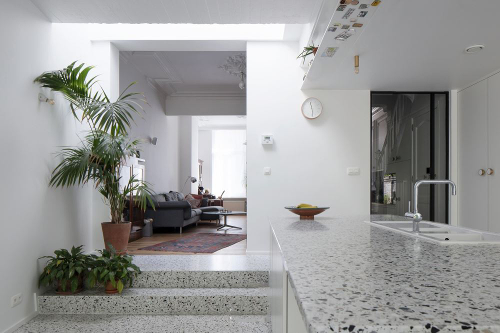 Bậc tam cấp không chỉ đảm bảo kích thước mà còn đúng với phong thủy