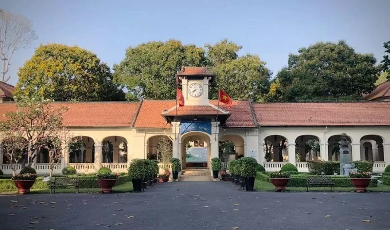 Những năm thế cuối thế kỷ 19 người Pháp mang tới kiến trúc Phương tây