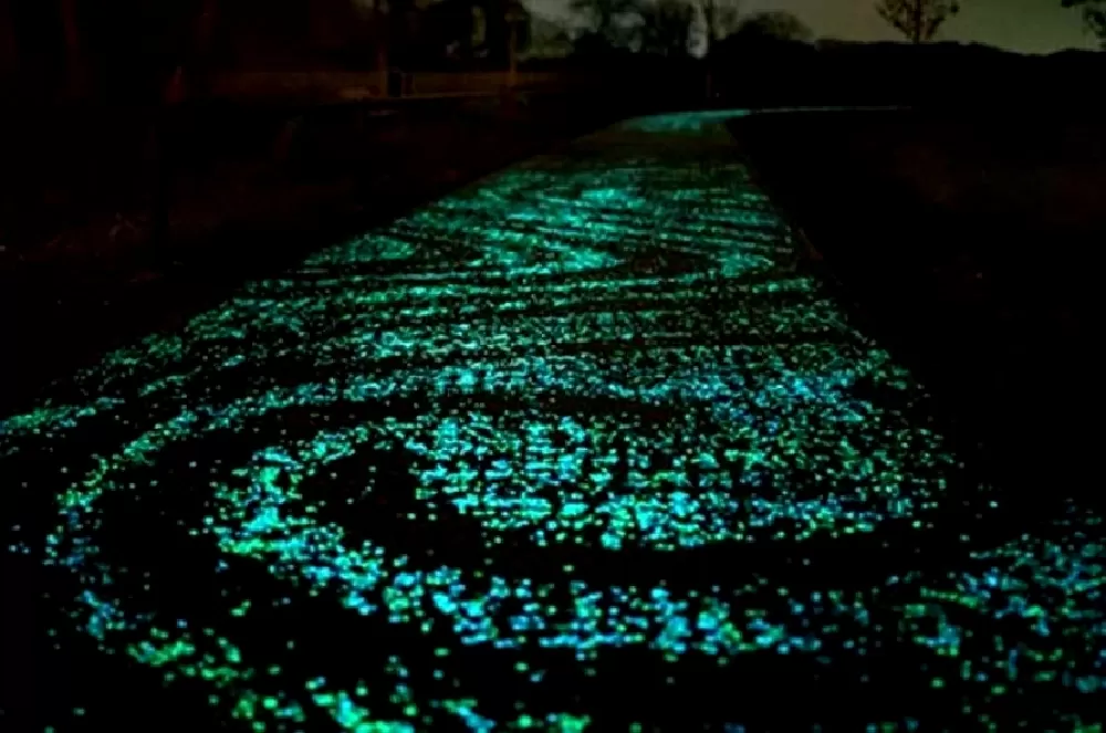 Xi măng phát quang đã được thử nghiệm xây nhà tắm, nhà vệ sinh trong các tòa nhà cao thiếu ánh sáng