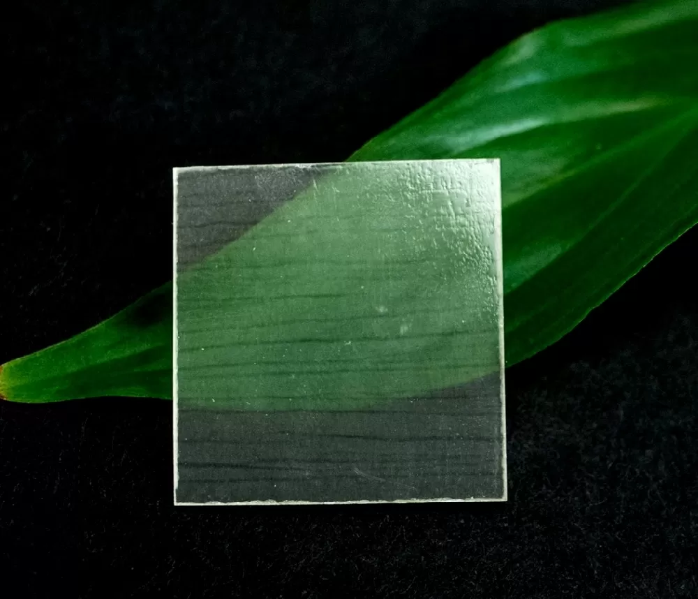 Gỗ trong suốt có thể thay thế nhựa